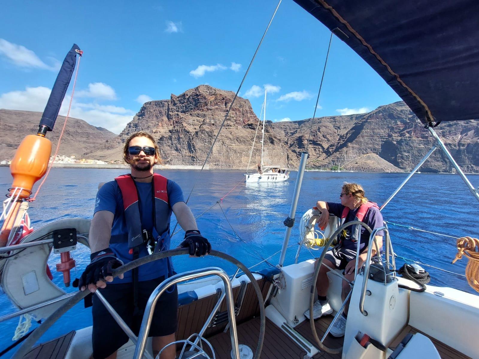 Exclusive Yacht vs Mixed Sailing Courses: Which Suits You Best?